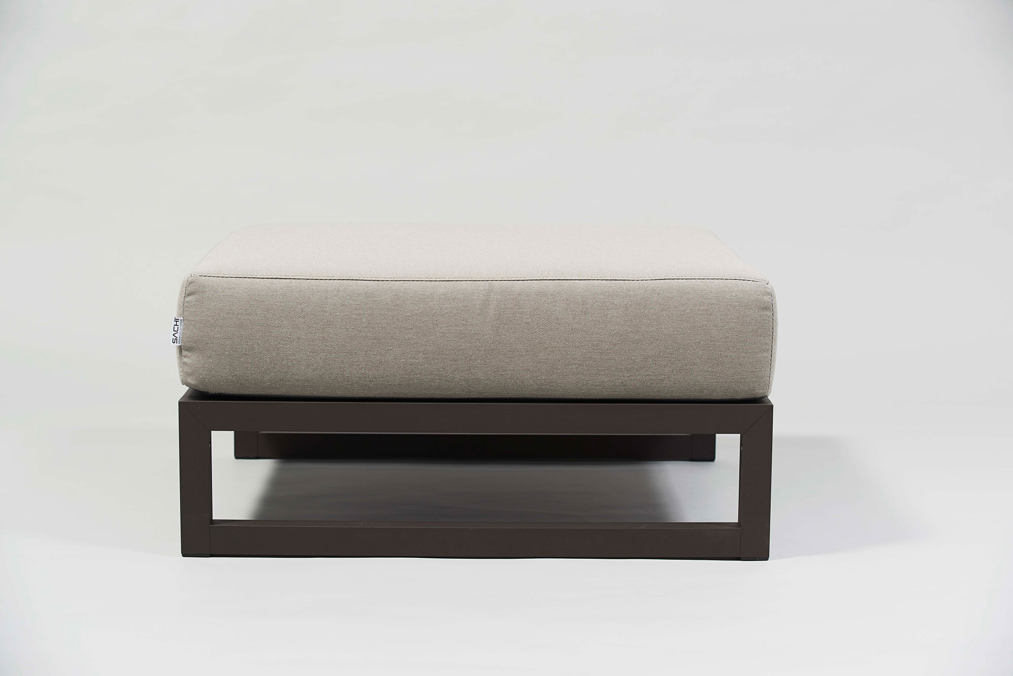 Sachi spikes sofa