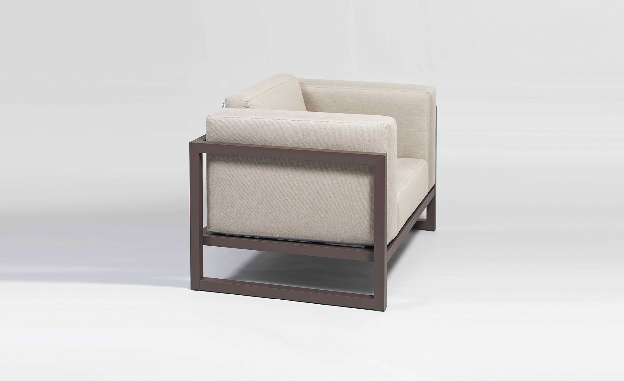 Sachi spikes sofa